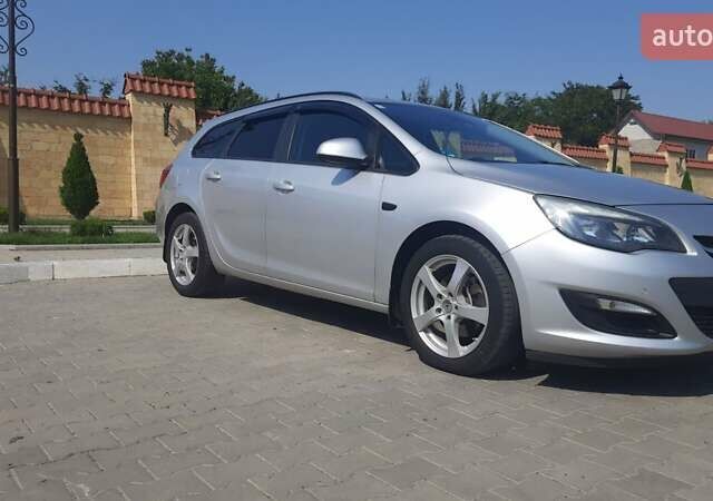 Серый Опель Астра, объемом двигателя 1.6 л и пробегом 260 тыс. км за 7500 $, фото 1 на Automoto.ua