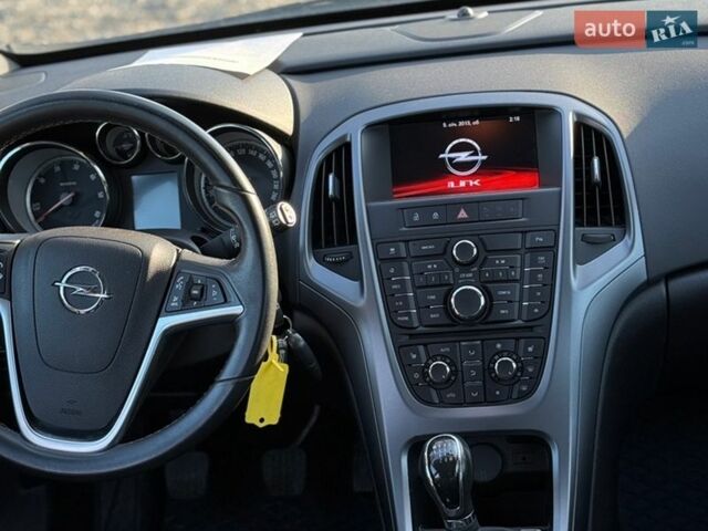 Серый Опель Астра, объемом двигателя 1.7 л и пробегом 190 тыс. км за 7500 $, фото 5 на Automoto.ua