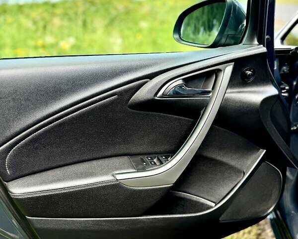 Серый Опель Астра, объемом двигателя 2 л и пробегом 246 тыс. км за 8500 $, фото 4 на Automoto.ua