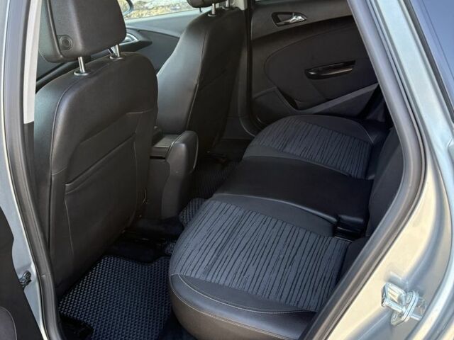 Серый Опель Астра, объемом двигателя 1.6 л и пробегом 195 тыс. км за 8900 $, фото 11 на Automoto.ua