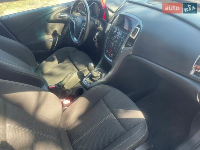 Серый Опель Астра, объемом двигателя 1.7 л и пробегом 240 тыс. км за 5300 $, фото 28 на Automoto.ua