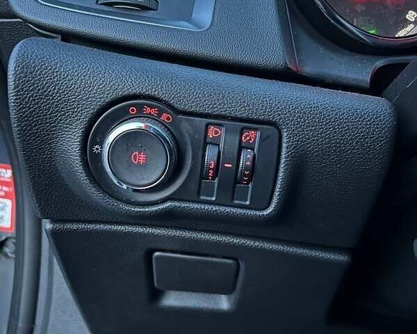 Серый Опель Астра, объемом двигателя 1.7 л и пробегом 270 тыс. км за 6800 $, фото 16 на Automoto.ua