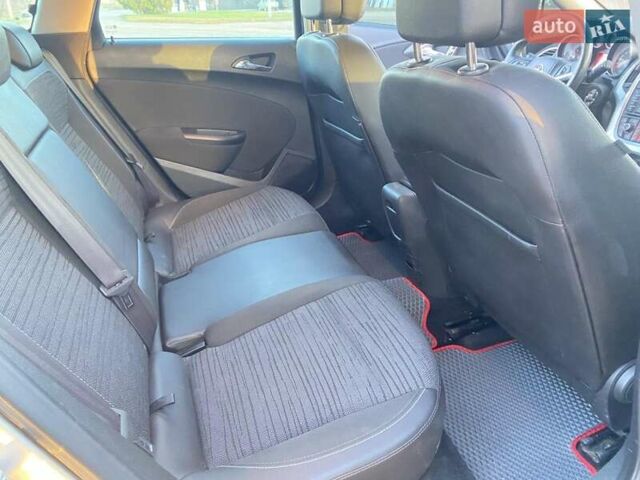 Серый Опель Астра, объемом двигателя 1.6 л и пробегом 300 тыс. км за 7700 $, фото 16 на Automoto.ua