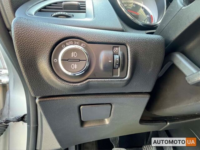 Серый Опель Астра, объемом двигателя 1.6 л и пробегом 242 тыс. км за 7500 $, фото 10 на Automoto.ua