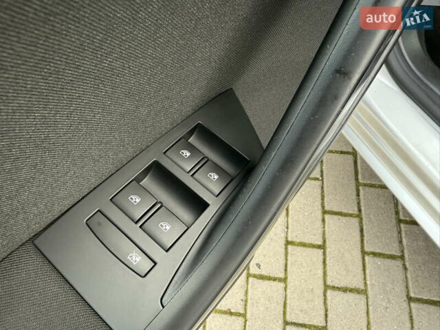 Серый Опель Астра, объемом двигателя 1.6 л и пробегом 242 тыс. км за 8800 $, фото 32 на Automoto.ua