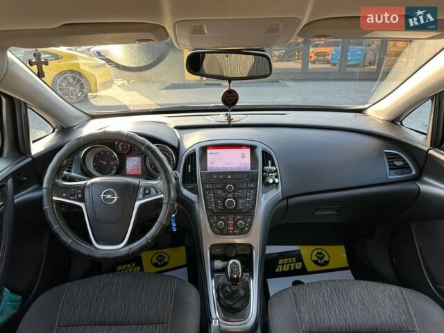 Серый Опель Астра, объемом двигателя 1.6 л и пробегом 249 тыс. км за 8000 $, фото 9 на Automoto.ua