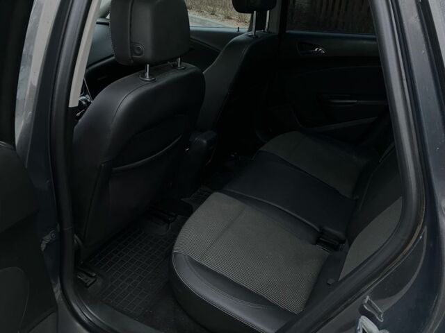 Серый Опель Астра, объемом двигателя 1.6 л и пробегом 230 тыс. км за 7600 $, фото 7 на Automoto.ua