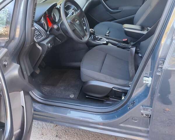 Серый Опель Астра, объемом двигателя 1.6 л и пробегом 208 тыс. км за 8000 $, фото 28 на Automoto.ua