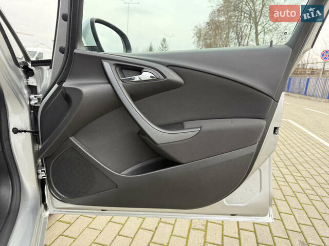 Серый Опель Астра, объемом двигателя 1.6 л и пробегом 242 тыс. км за 8800 $, фото 41 на Automoto.ua