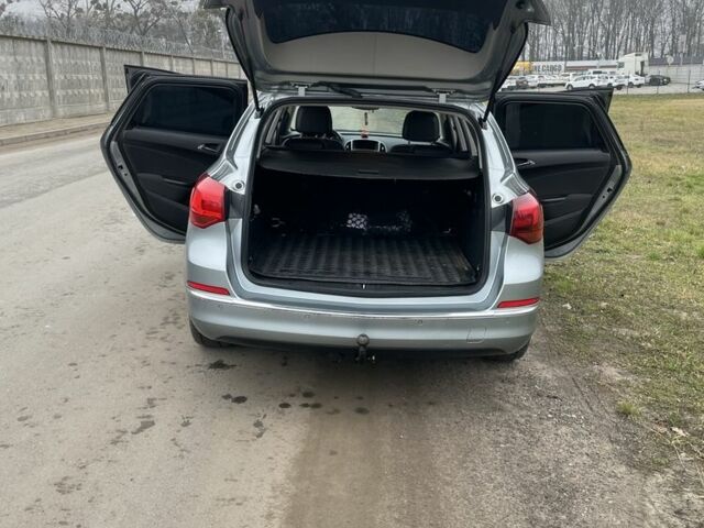 Серый Опель Астра, объемом двигателя 1.6 л и пробегом 204 тыс. км за 9000 $, фото 9 на Automoto.ua