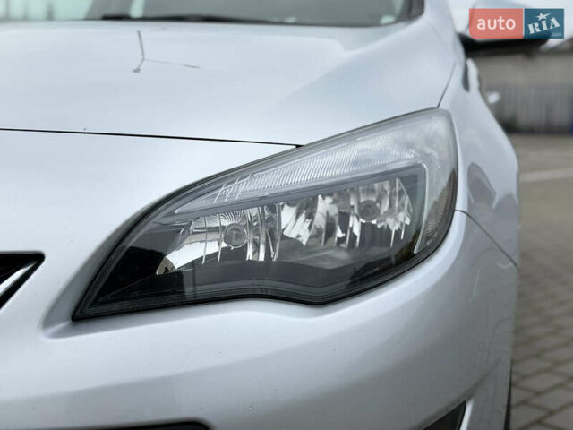 Серый Опель Астра, объемом двигателя 1.6 л и пробегом 242 тыс. км за 8800 $, фото 13 на Automoto.ua