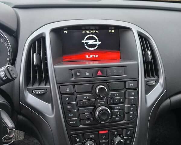 Серый Опель Астра, объемом двигателя 1.96 л и пробегом 276 тыс. км за 10000 $, фото 8 на Automoto.ua