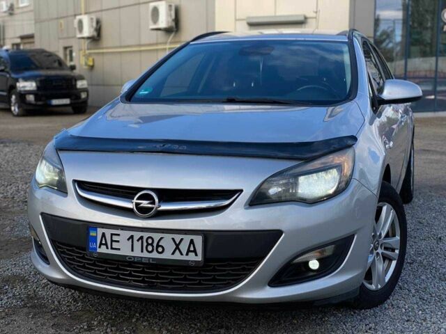 Опель Астра 2015 у Дніпро (Дніпропетровську) на Automoto.ua Сірий Опель Астра, об'ємом двигуна 1.6 л та пробігом 290 тис. км за 7999 $, фото 3 на Automoto.ua