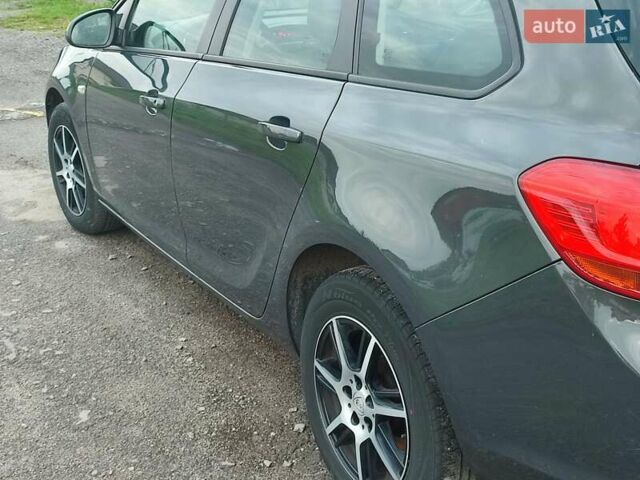 Серый Опель Астра, объемом двигателя 1.6 л и пробегом 208 тыс. км за 8000 $, фото 17 на Automoto.ua