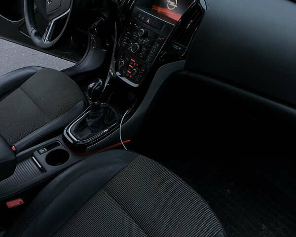 Серый Опель Астра, объемом двигателя 1.6 л и пробегом 230 тыс. км за 7600 $, фото 6 на Automoto.ua