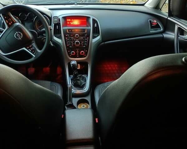 Сірий Опель Астра, об'ємом двигуна 1.6 л та пробігом 299 тис. км за 8600 $, фото 2 на Automoto.ua