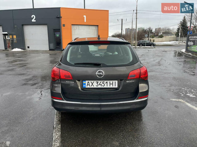 Серый Опель Астра, объемом двигателя 1.6 л и пробегом 230 тыс. км за 9500 $, фото 4 на Automoto.ua