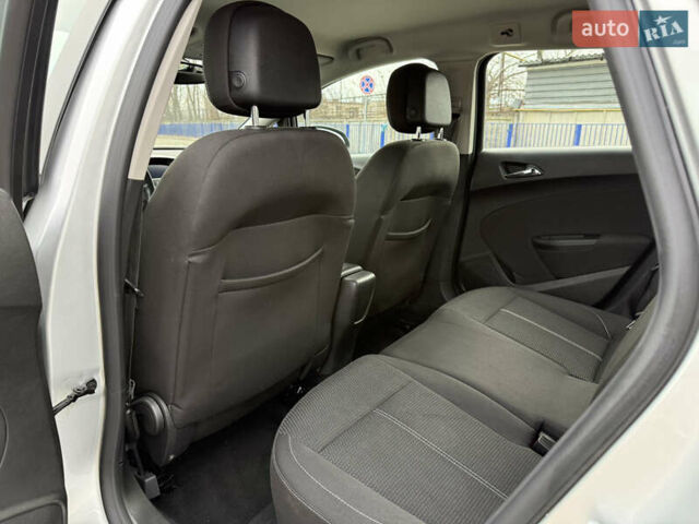 Серый Опель Астра, объемом двигателя 1.6 л и пробегом 242 тыс. км за 8800 $, фото 34 на Automoto.ua