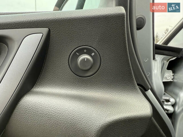 Серый Опель Астра, объемом двигателя 1.6 л и пробегом 242 тыс. км за 8800 $, фото 31 на Automoto.ua