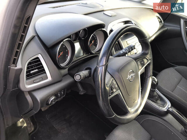 Серый Опель Астра, объемом двигателя 1.6 л и пробегом 199 тыс. км за 8255 $, фото 5 на Automoto.ua