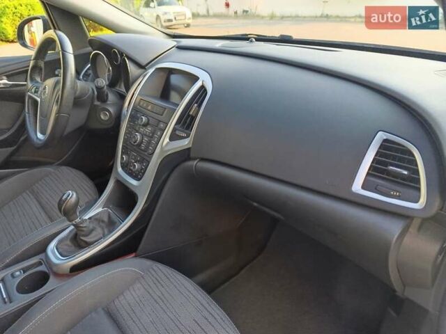 Серый Опель Астра, объемом двигателя 1.6 л и пробегом 240 тыс. км за 8650 $, фото 23 на Automoto.ua