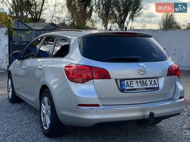 Опель Астра 2015 у Дніпро (Дніпропетровську) на Automoto.ua Сірий Опель Астра, об'ємом двигуна 1.6 л та пробігом 290 тис. км за 7999 $, фото 9 на Automoto.ua