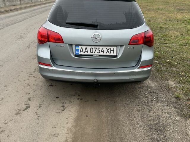 Серый Опель Астра, объемом двигателя 1.6 л и пробегом 204 тыс. км за 9000 $, фото 3 на Automoto.ua
