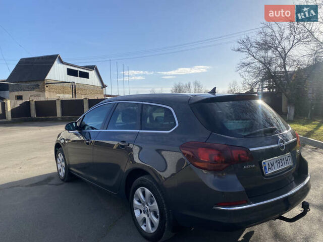 Серый Опель Астра, объемом двигателя 1.6 л и пробегом 165 тыс. км за 7700 $, фото 3 на Automoto.ua