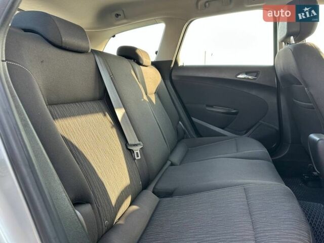 Серый Опель Астра, объемом двигателя 1.6 л и пробегом 249 тыс. км за 8000 $, фото 17 на Automoto.ua