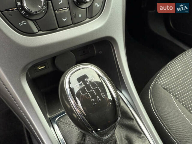 Серый Опель Астра, объемом двигателя 1.6 л и пробегом 242 тыс. км за 8800 $, фото 27 на Automoto.ua