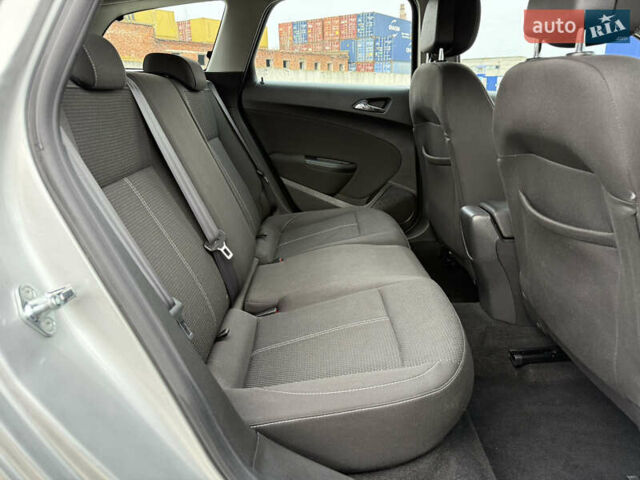 Серый Опель Астра, объемом двигателя 1.6 л и пробегом 242 тыс. км за 8800 $, фото 38 на Automoto.ua