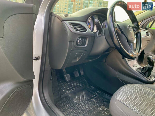 Серый Опель Астра, объемом двигателя 1.6 л и пробегом 188 тыс. км за 10200 $, фото 9 на Automoto.ua