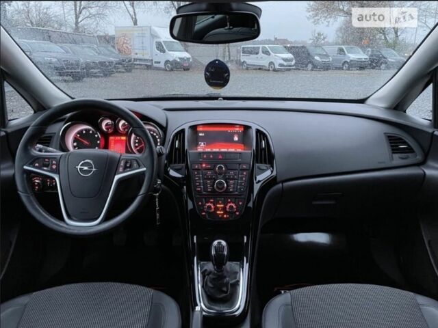 Серый Опель Астра, объемом двигателя 1.6 л и пробегом 214 тыс. км за 8200 $, фото 5 на Automoto.ua