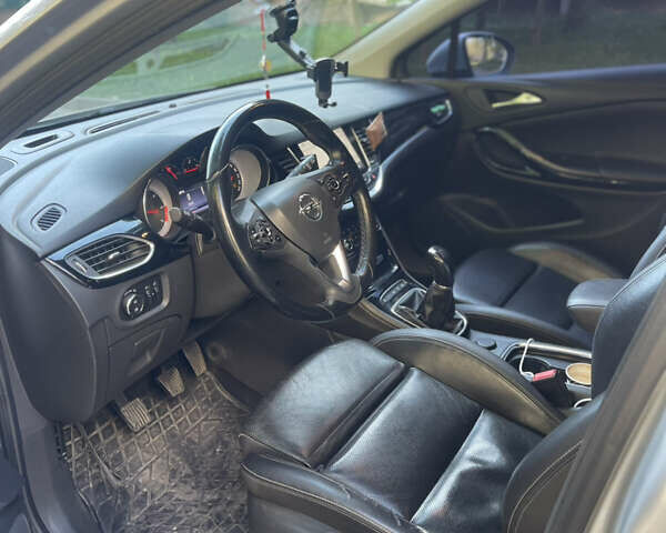 Сірий Опель Астра, об'ємом двигуна 1.6 л та пробігом 244 тис. км за 10000 $, фото 6 на Automoto.ua