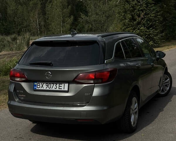 Серый Опель Астра, объемом двигателя 1.6 л и пробегом 272 тыс. км за 9600 $, фото 3 на Automoto.ua