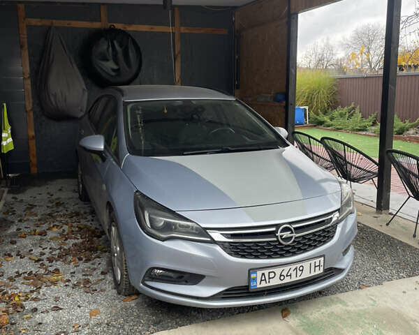 Серый Опель Астра, объемом двигателя 1.6 л и пробегом 320 тыс. км за 7600 $, фото 1 на Automoto.ua