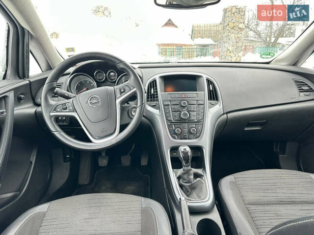 Серый Опель Астра, объемом двигателя 1.6 л и пробегом 207 тыс. км за 9999 $, фото 9 на Automoto.ua