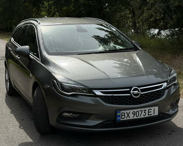 Серый Опель Астра, объемом двигателя 1.6 л и пробегом 272 тыс. км за 9600 $, фото 1 на Automoto.ua