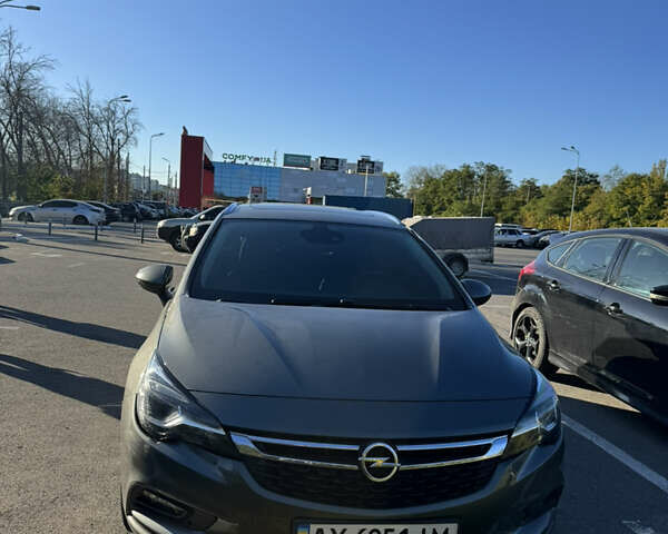 Серый Опель Астра, объемом двигателя 1.6 л и пробегом 257 тыс. км за 10700 $, фото 1 на Automoto.ua