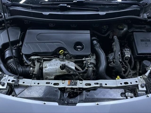 Серый Опель Астра, объемом двигателя 1.6 л и пробегом 185 тыс. км за 10800 $, фото 2 на Automoto.ua