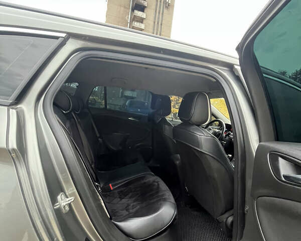 Серый Опель Астра, объемом двигателя 1.6 л и пробегом 198 тыс. км за 10700 $, фото 14 на Automoto.ua