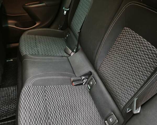 Серый Опель Астра, объемом двигателя 1.6 л и пробегом 258 тыс. км за 11200 $, фото 12 на Automoto.ua