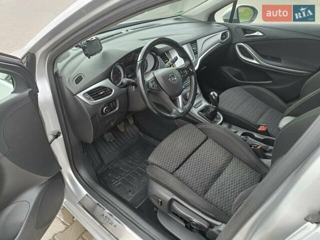 Серый Опель Астра, объемом двигателя 1.6 л и пробегом 265 тыс. км за 10200 $, фото 9 на Automoto.ua