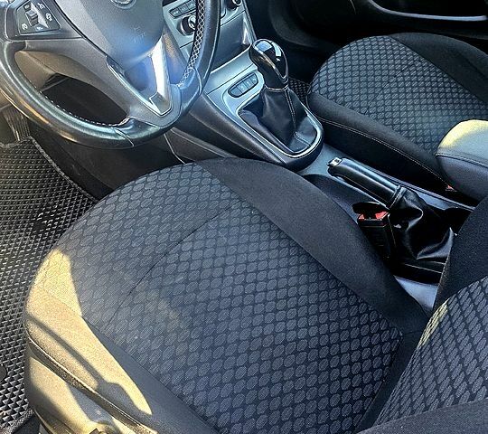 Серый Опель Астра, объемом двигателя 1.6 л и пробегом 205 тыс. км за 10700 $, фото 9 на Automoto.ua