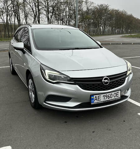 Серый Опель Астра, объемом двигателя 1.6 л и пробегом 152 тыс. км за 8999 $, фото 6 на Automoto.ua