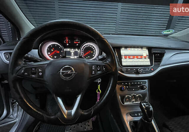 Серый Опель Астра, объемом двигателя 1.6 л и пробегом 185 тыс. км за 10800 $, фото 5 на Automoto.ua