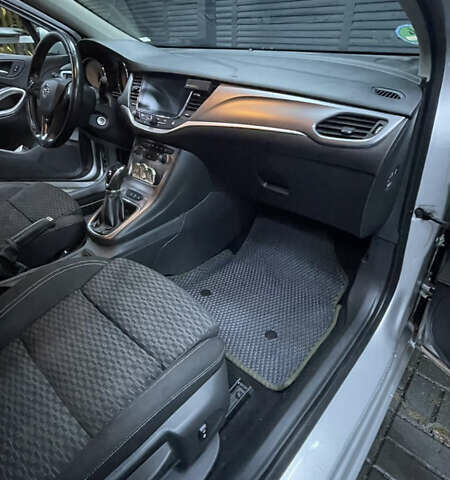 Серый Опель Астра, объемом двигателя 1.6 л и пробегом 185 тыс. км за 10800 $, фото 15 на Automoto.ua