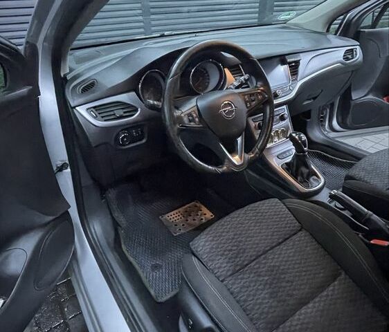 Серый Опель Астра, объемом двигателя 1.6 л и пробегом 185 тыс. км за 10800 $, фото 5 на Automoto.ua