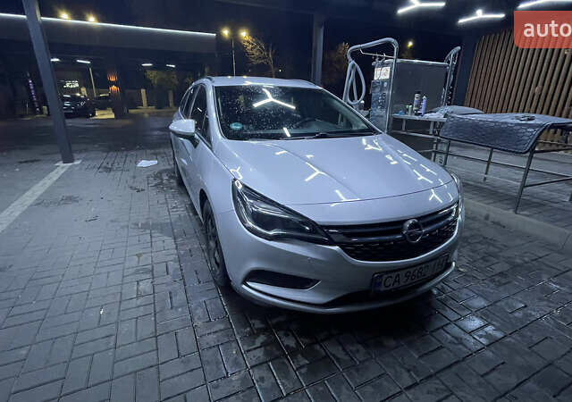 Серый Опель Астра, объемом двигателя 1.6 л и пробегом 185 тыс. км за 10800 $, фото 25 на Automoto.ua