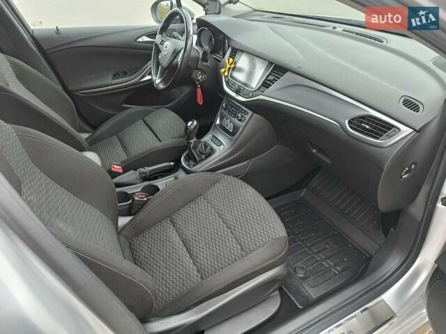 Серый Опель Астра, объемом двигателя 1.6 л и пробегом 265 тыс. км за 10200 $, фото 4 на Automoto.ua